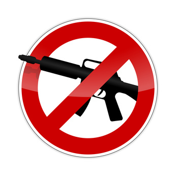 Waffenverbot Verbotsschild mit Maschinengewehr