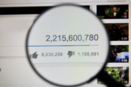 Klicks auf Youtube Aufrufzähler unter einem Online-Video