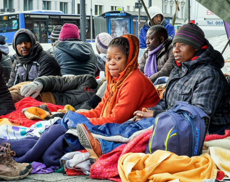 Gewaltakte in Flüchtlingsheimen Flüchtlinge bekämpfen sich in Flüchtlingsunterkünften massiv