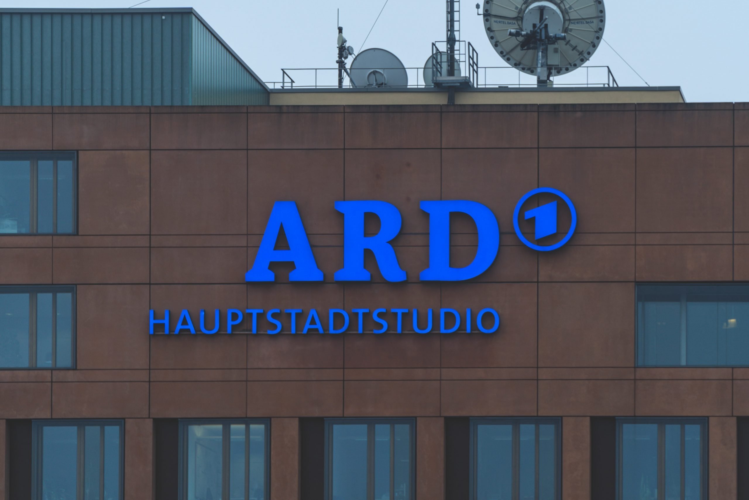 Kann wegen ausstehender Rundfunkgebühren vollstreckt werden?
