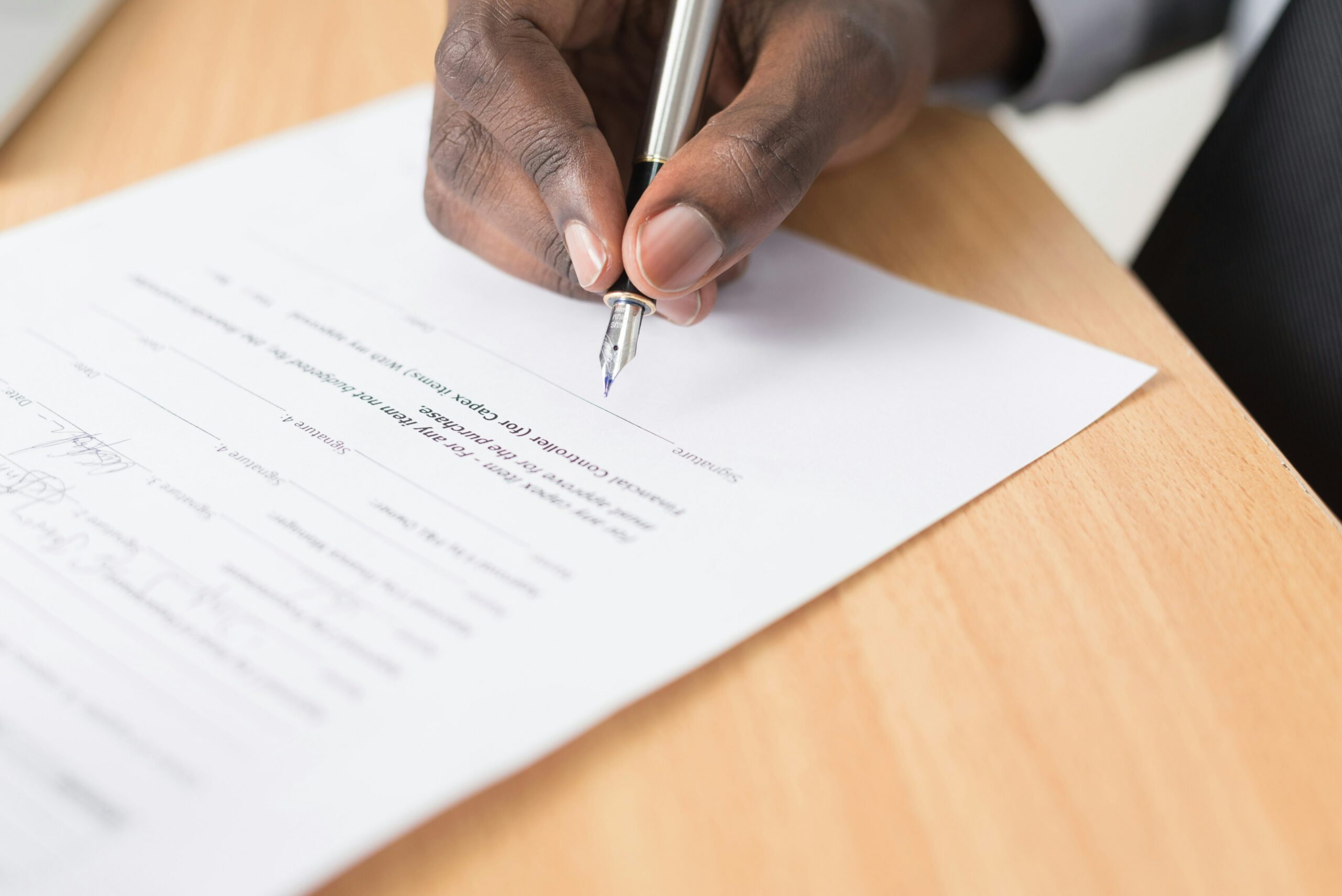 Vertragsrecht 24: Wie unterscheiden sich Werk- und Dienstvertrag?